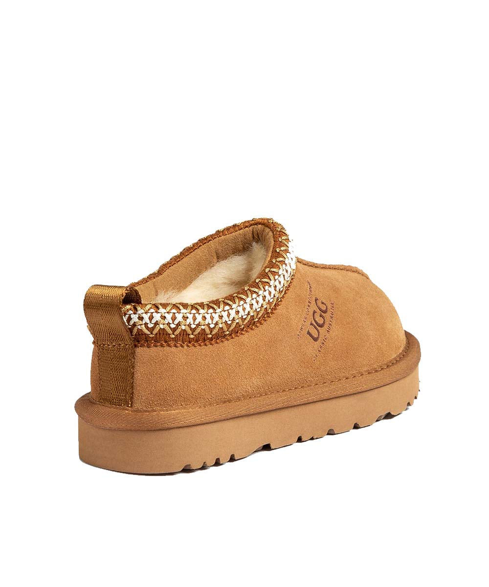 Kid’s UGG Tassy Moccasin in Chestnut | Red Kado
