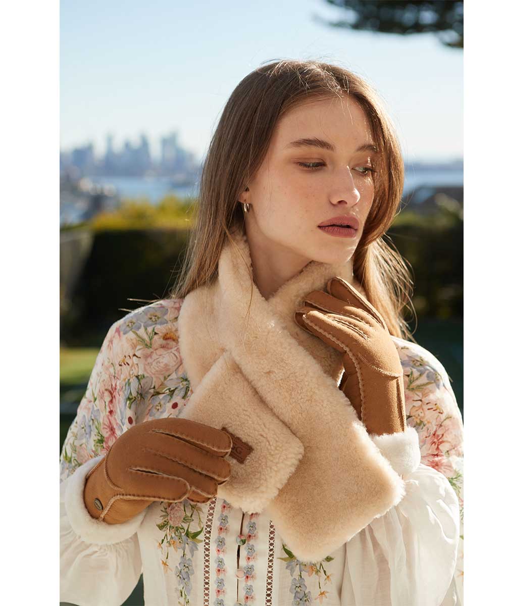UGG Gena Touchscreen Glove | Red Kado