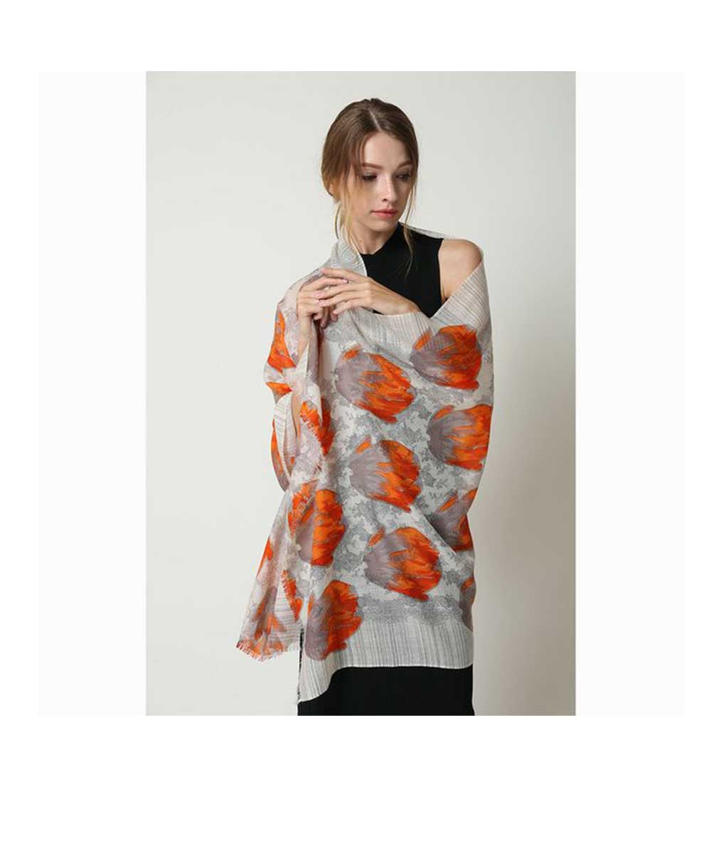 Merino Wool Print UGG Scarf | Red Kado